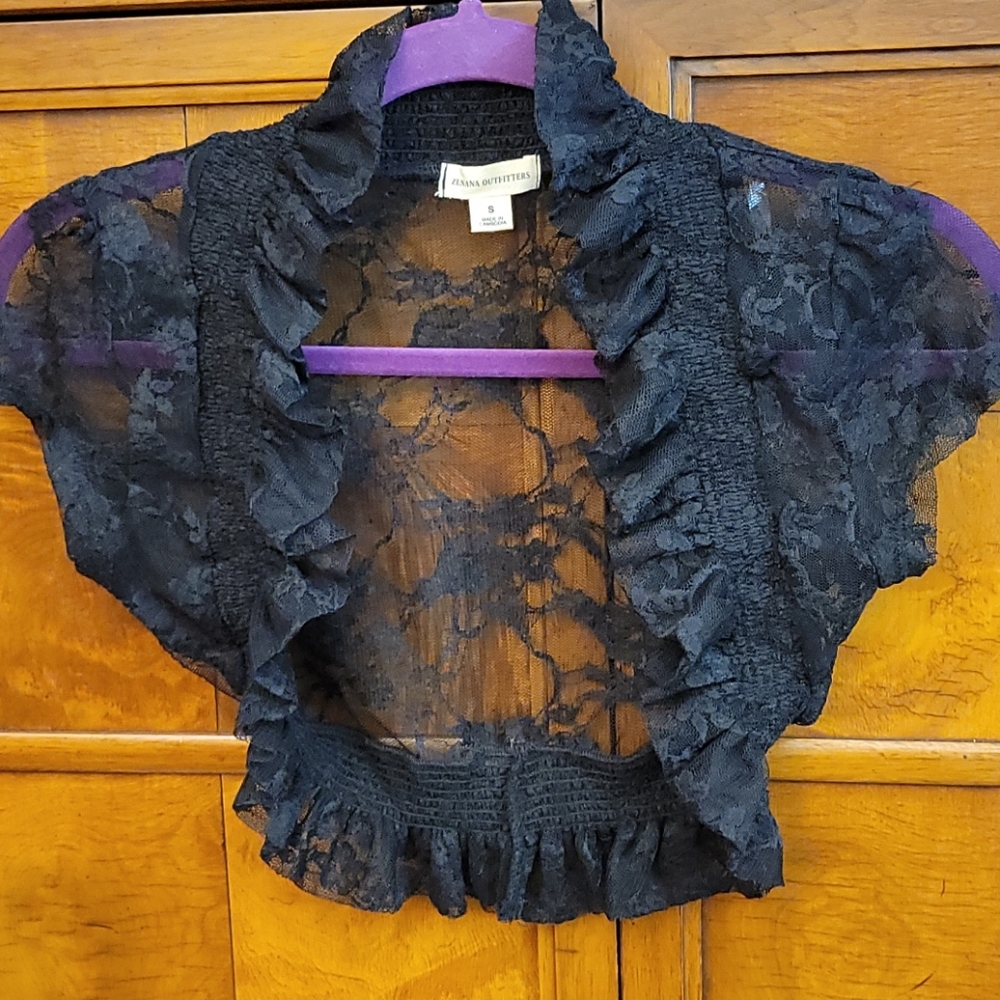 Zenana Outfitters Lace Snag/bolero Size S - Picture 2 of 16